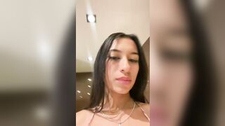 LeiaDiaz webcam video 12112325 2 fetching cam girl