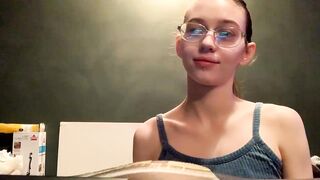 astriddabomb 2023-12-17 0324 webcam video