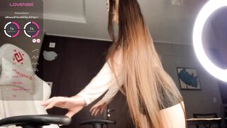 lo_vely_su 2023-12-19 1106 webcam video