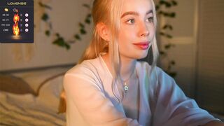 mother__of__dragons 2023-12-21 1936 webcam video