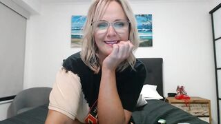 aussieblondemilf 2023-12-26 1530 webcam video