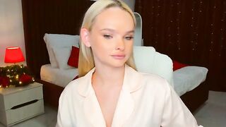 LoraNeal webcam video 2712231221 desiring live cam girl