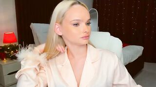 LoraNeal webcam video 2712231221 desiring live cam girl