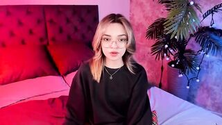 EmilySerovski webcam video 110124 Unique personality happy friendly and always willing to make everyone around horny