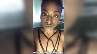 Ebony Callgirl Shows Butt