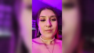 AlaskaRousell webcam video 100324958 toothsome cam girl