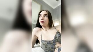 MollyYates webcam video 2203241909 flamboyant live performing cam girl