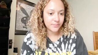 dreamyriri 2024-03-24 1900 webcam video