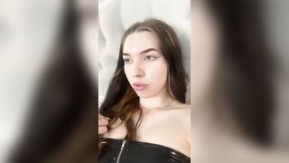 MollyYates 2024-04-04 1120 webcam video