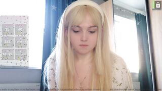 small_blondee 2024-04-05 0716 webcam video