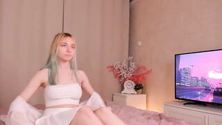 MaidaBarns webcam video 1404241937 32 grand cam girl model