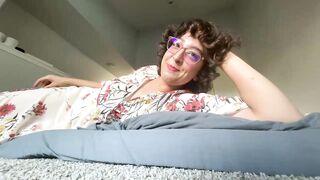 orchidladyllama 2024-04-18 2316 webcam video