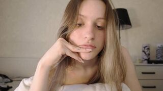 fflloowweerr 2024-04-19 0728 webcam video