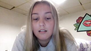 candy_cloudsx 2024-04-19 1928 webcam video