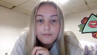 candy_cloudsx 2024-04-19 1928 webcam video