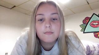 candy_cloudsx 2024-04-19 1928 webcam video