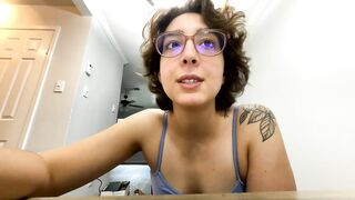 orchidladyllama 2024-04-23 1524 webcam video