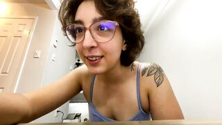 orchidladyllama 2024-04-23 1524 webcam video