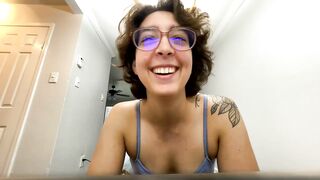 orchidladyllama 2024-04-23 1524 webcam video