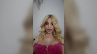MaEve webcam video 1904241128 20 webcam model has a very naughty and curious mind for that too