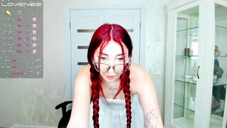 lori_playful 2024-05-01 0740 webcam video