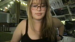 kittykissedyou 2024-05-08 0300 webcam video