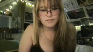 kittykissedyou 2024-05-08 0300 webcam video