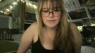 kittykissedyou 2024-05-08 0300 webcam video