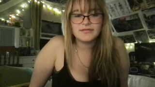 kittykissedyou 2024-05-08 0300 webcam video