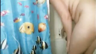 BBW cums with showerhead on cam