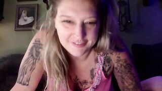 suckulent666 2023-07-12 1930 webcam video