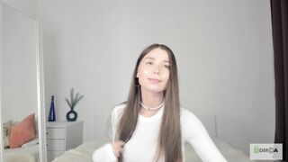 violetta_finch 2024-05-27 1524 webcam video