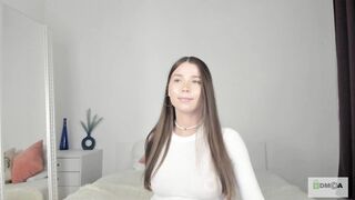 violetta_finch 2024-05-27 1524 webcam video