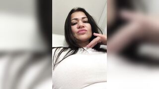 OliviaRoxi 2024-09-27 1702 webcam video