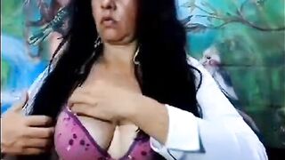 Big-Titted Mature Slut Aunt on Webcam