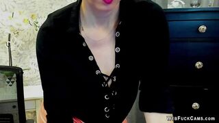 Amateur blonde German MILF LUXvanessa poses on webcam