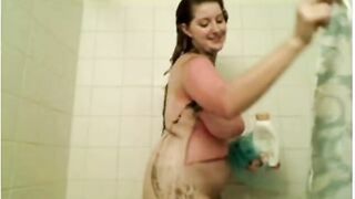 Showering Babe with Big Tits on Webcam