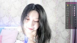 mollymills__ 2023-08-05 2318 webcam video