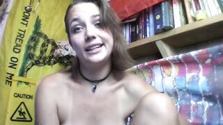 offgridloveshack 2023-09-02 2318 webcam video