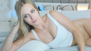 ella_twinkle 2023-09-15 2336 webcam video