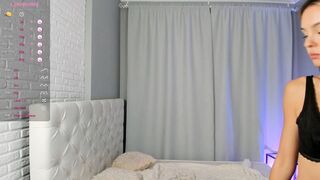 mila_vita 2023-09-18 1848 webcam video