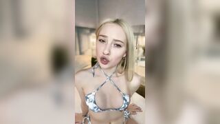 Sexy cam girl 1008 webcam video 281123704 enticing cam girl model