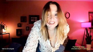 braingirl 2023-12-03 1900 webcam video