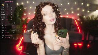 poppy__parker 2023-12-05 1500 webcam video